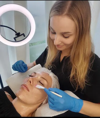 Shiny Beauty Room Roksana Stiler - Makijaż permanentny Kosmetologia Brwi Rzęsy Ruda Śląska